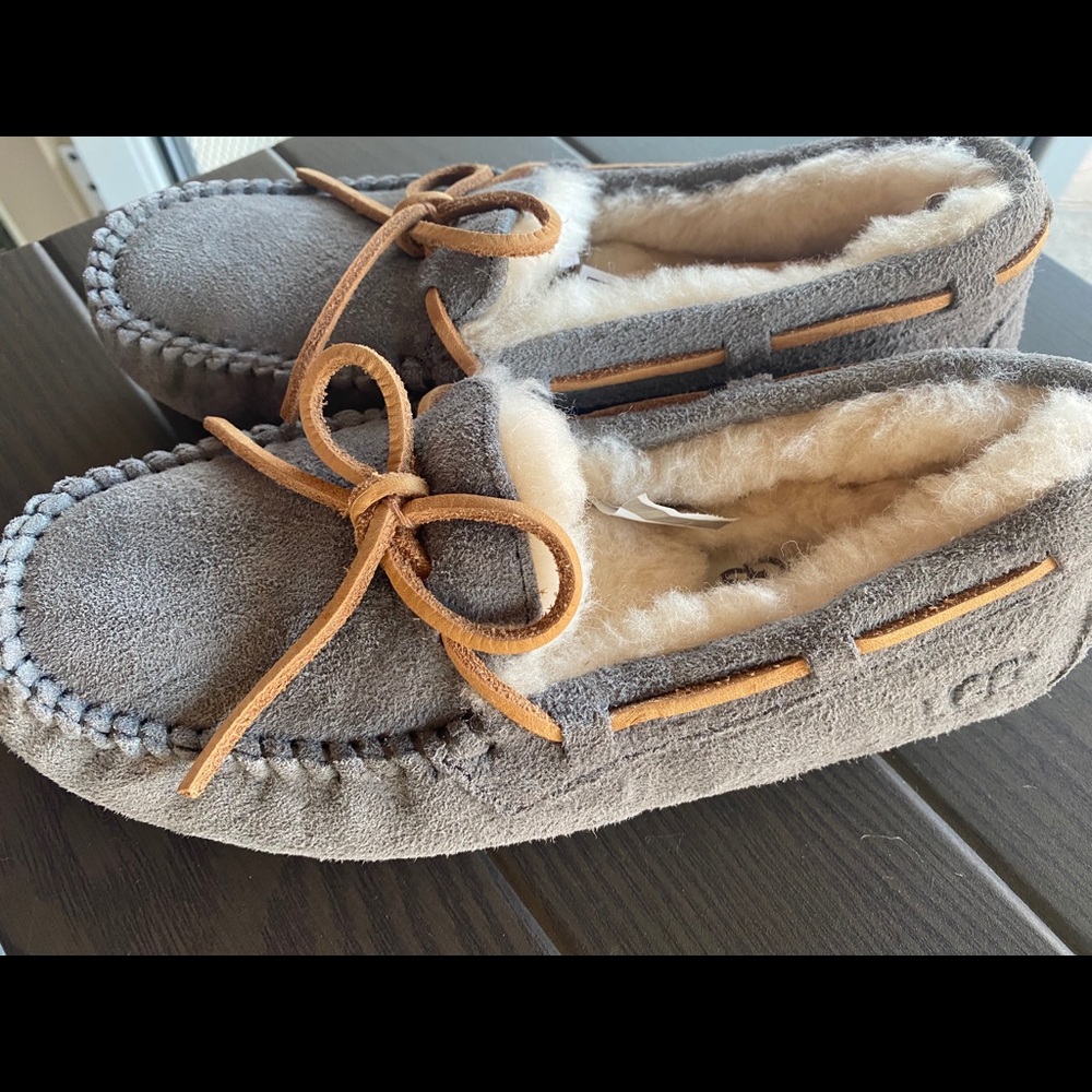 UGG Ascot slippers